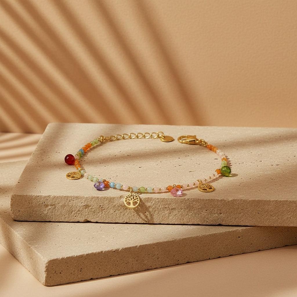 "Alviana" – Armband mit bunten Perlen und Lebensbaumanhänger