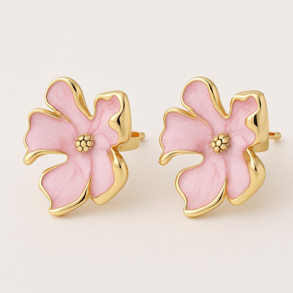 "Amarille" – Goldfarbene Ohrstecker mit Emailleblüte