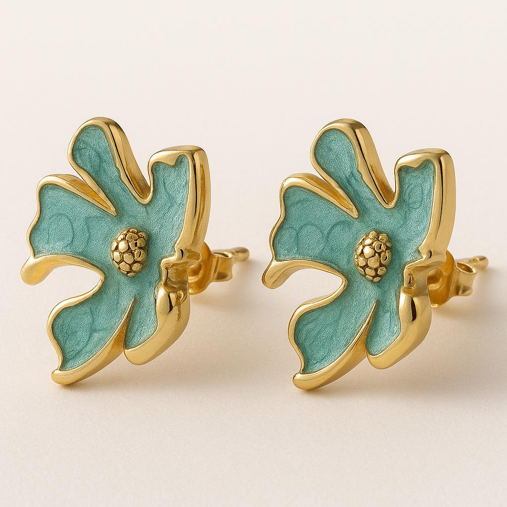 "Amarille" – Goldfarbene Ohrstecker mit Emailleblüte-Goldharmonie