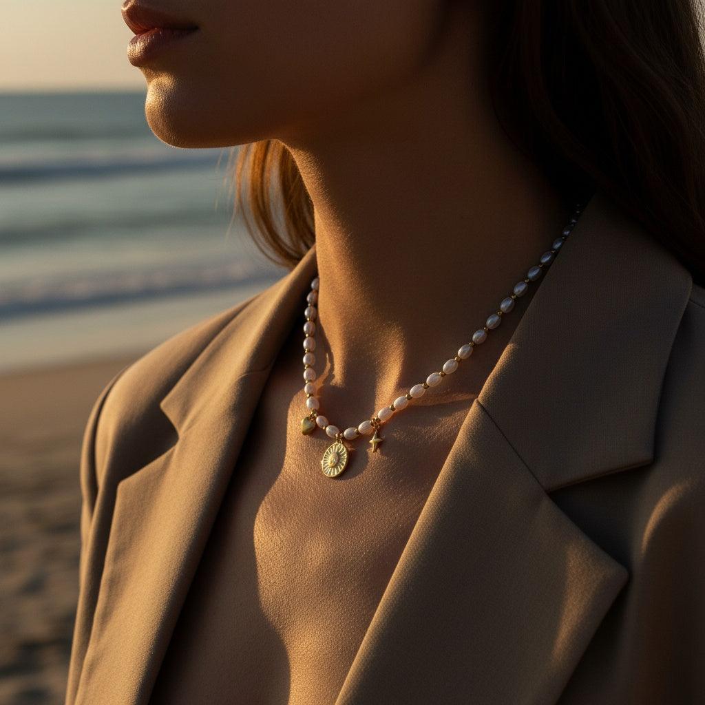 "Amiaorae" Pearl Chain With Charms Edelstahl Halskette