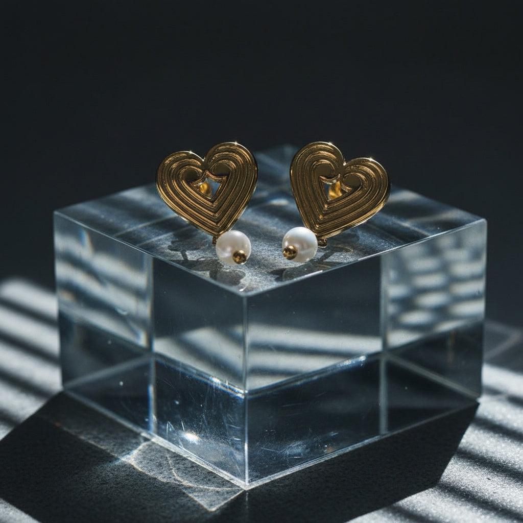 „Ariniraa“ Striped Heart With Pearl Ohrringe