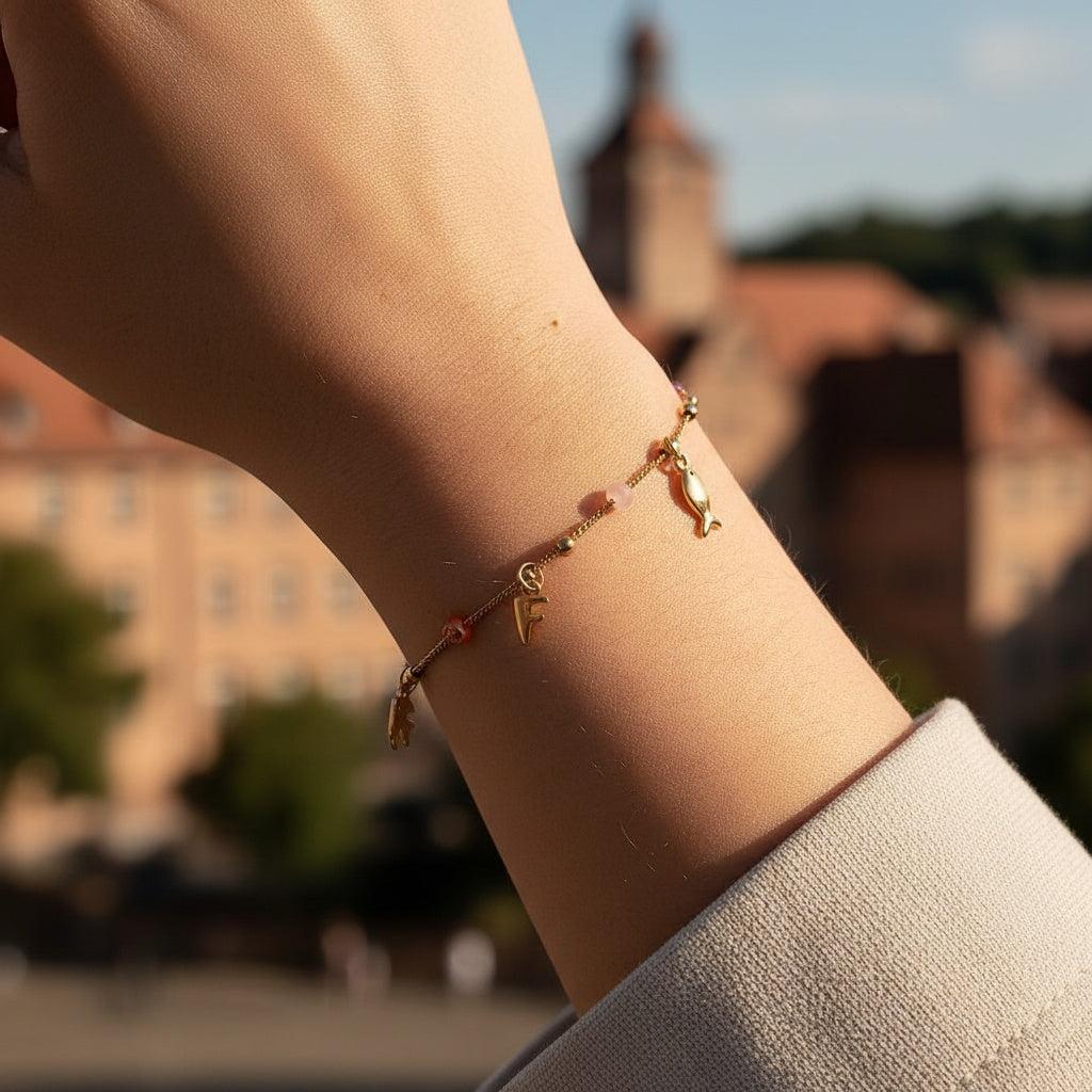 „Arlisse“ – Edelstahl-Arm­kette mit Mini-Kristall-Charms, 16,5 cm + 3 cm