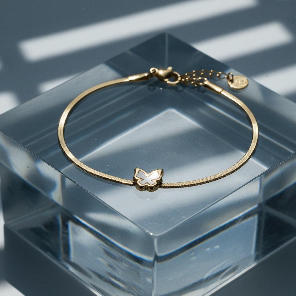 „Avelnara“ Shell Butterfly Armband