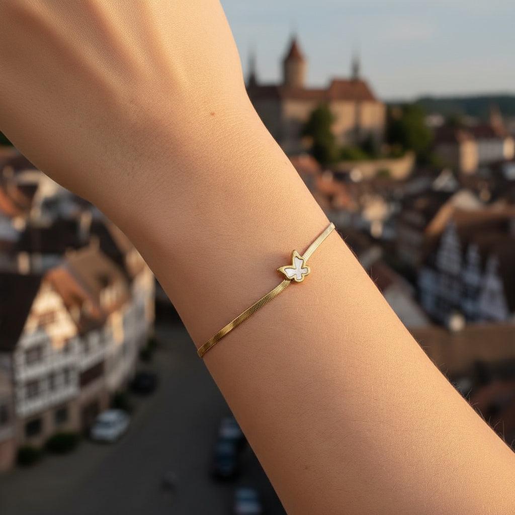 „Avelnara“ Shell Butterfly Armband