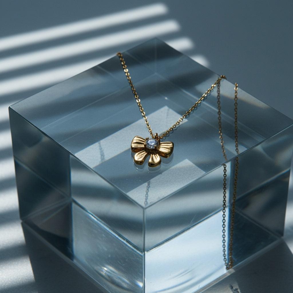 "Avirae" Sweet Bowtie With Diamond Edelstahl Halskette