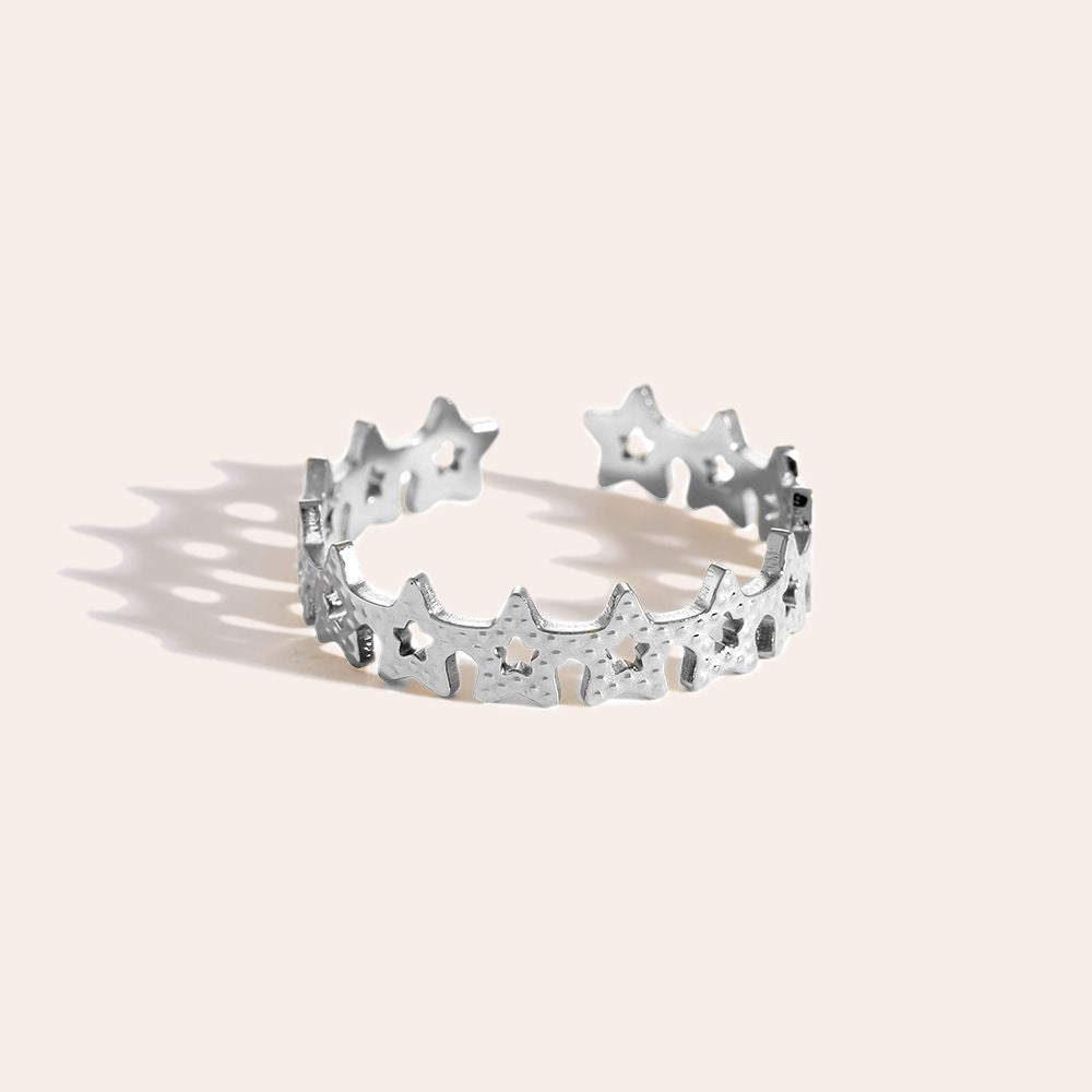 Elanira - Stars In Group Ring
