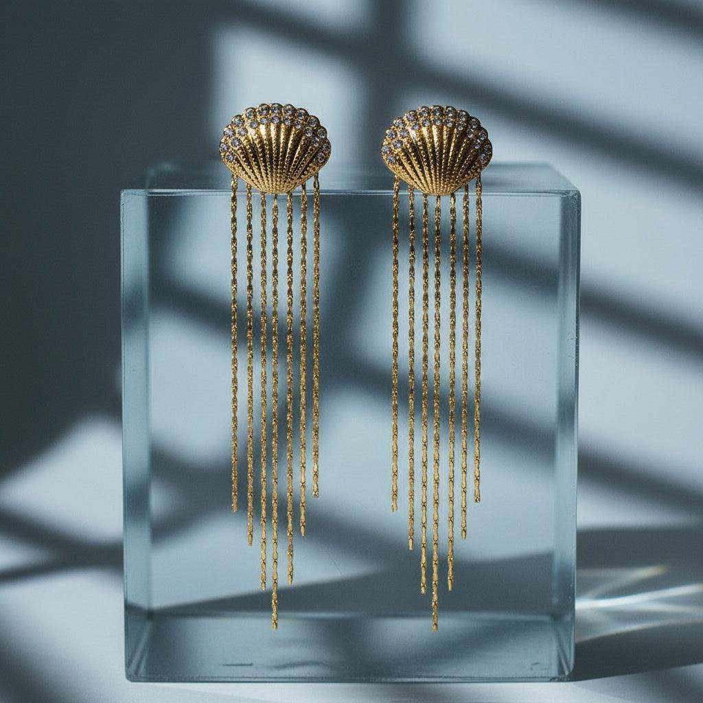 „Elaria“ Diamond Shell With Chain Ohrringe