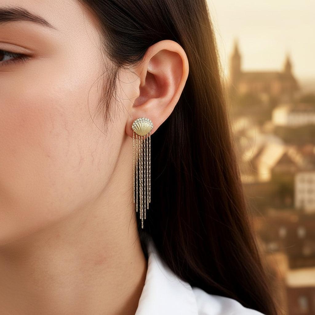 „Elaria“ Diamond Shell With Chain Ohrringe