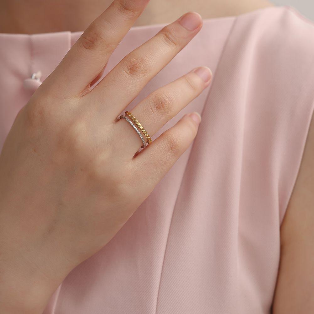 Elavella - Two Thin Layer Twisted Ring