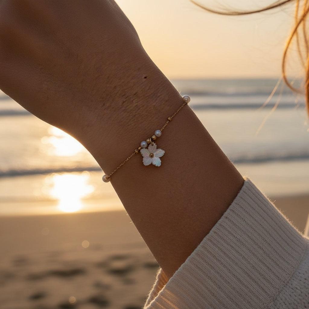 „Elinara“ Pearl Dots And Flower Armband