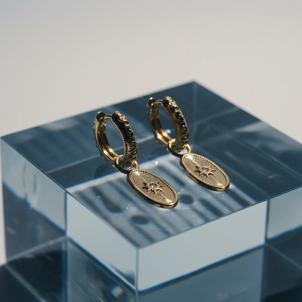 „Elinella“ Oval Frame Vergoldete Ohrringe
