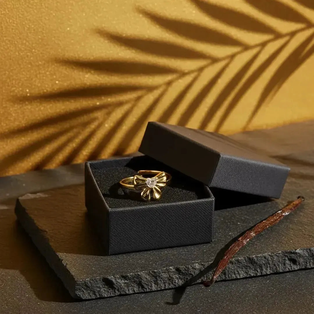 Elonella - Sweet Bowtie With Diamond Ring