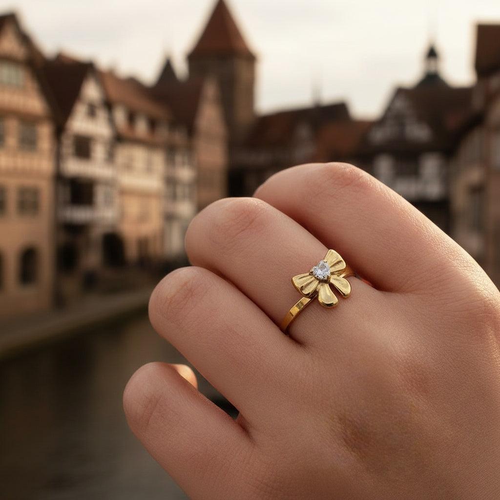 Elonella - Sweet Bowtie With Diamond Ring