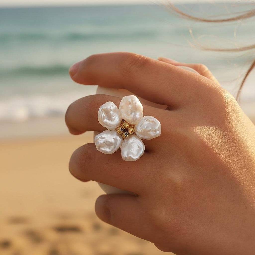 Elonellaa - Adjustable Pearl Flower Ring