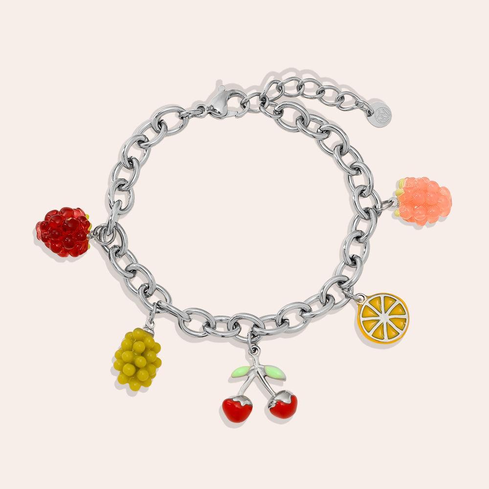 „Frunessa“ – Edelstahl-Arm­kette mit bunten Frucht-Charms, 17 cm + 3 cm
