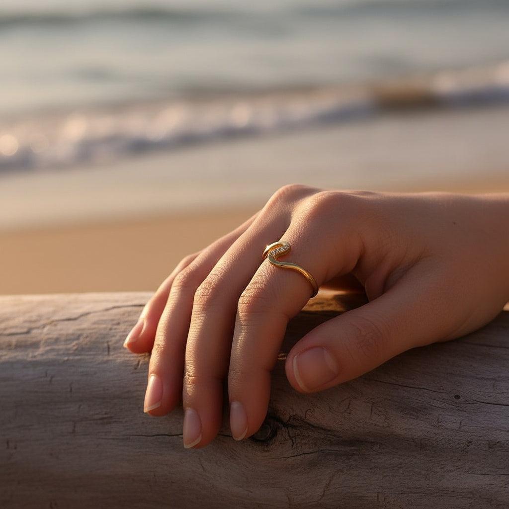 Ilalin - Half Diamond Z Ring