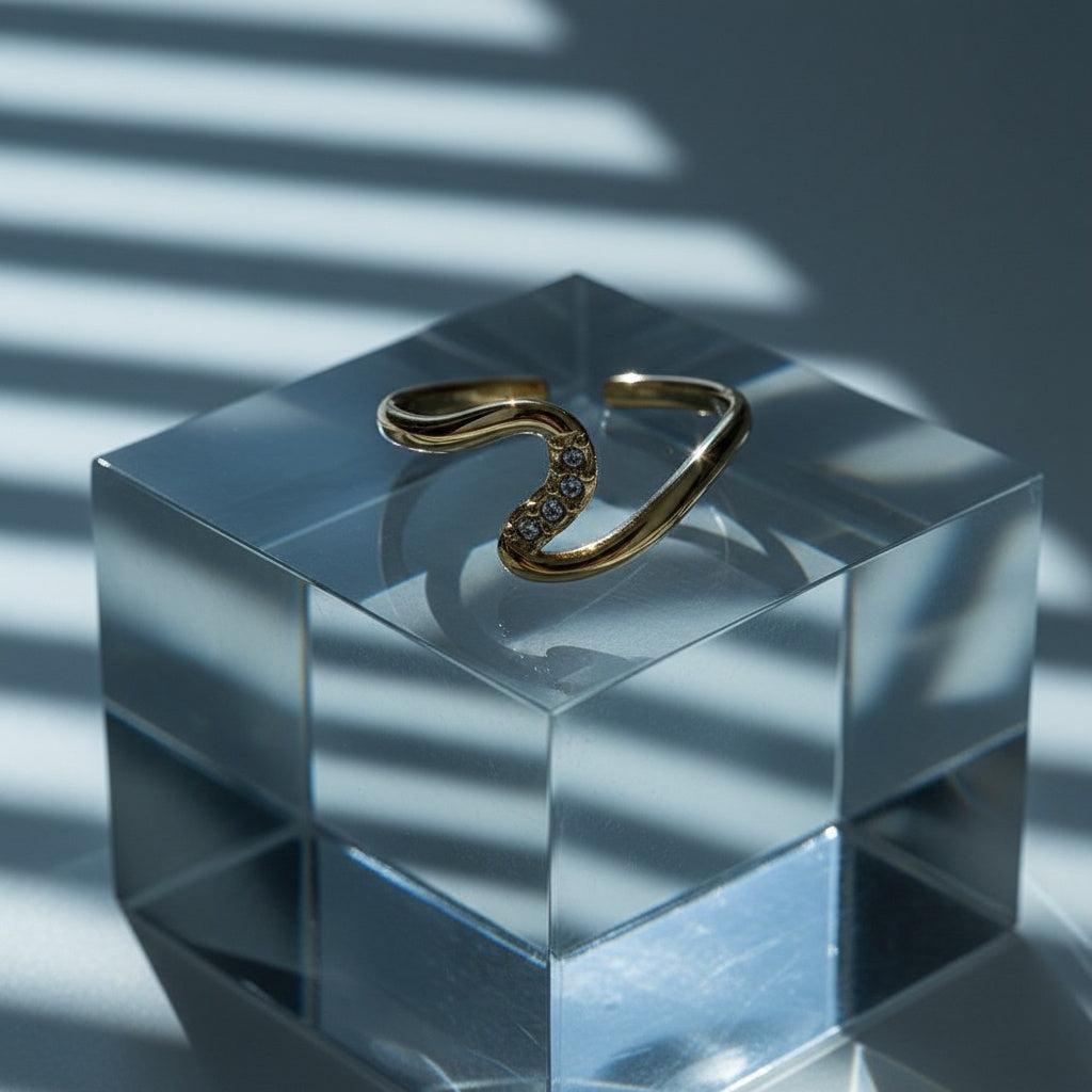 Ilalin - Half Diamond Z Ring