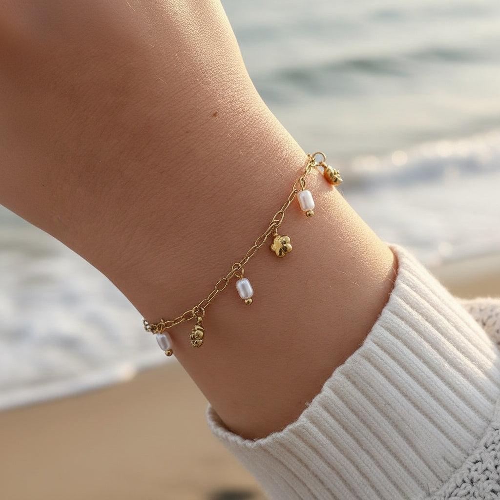 „Ilanora“ Mini Flower And Pearl Armband