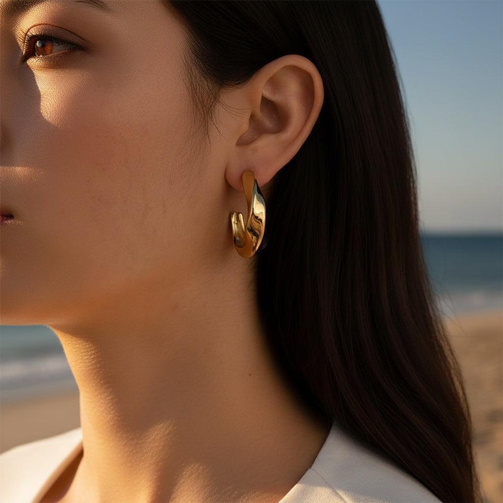 „Iramira“ Classic Twist Half Hoop Ohrringe