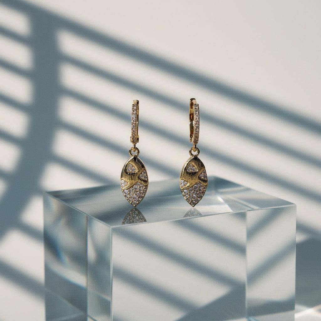 „Irariva“ Sparkling Diamond Drop Vergoldete Ohrringe