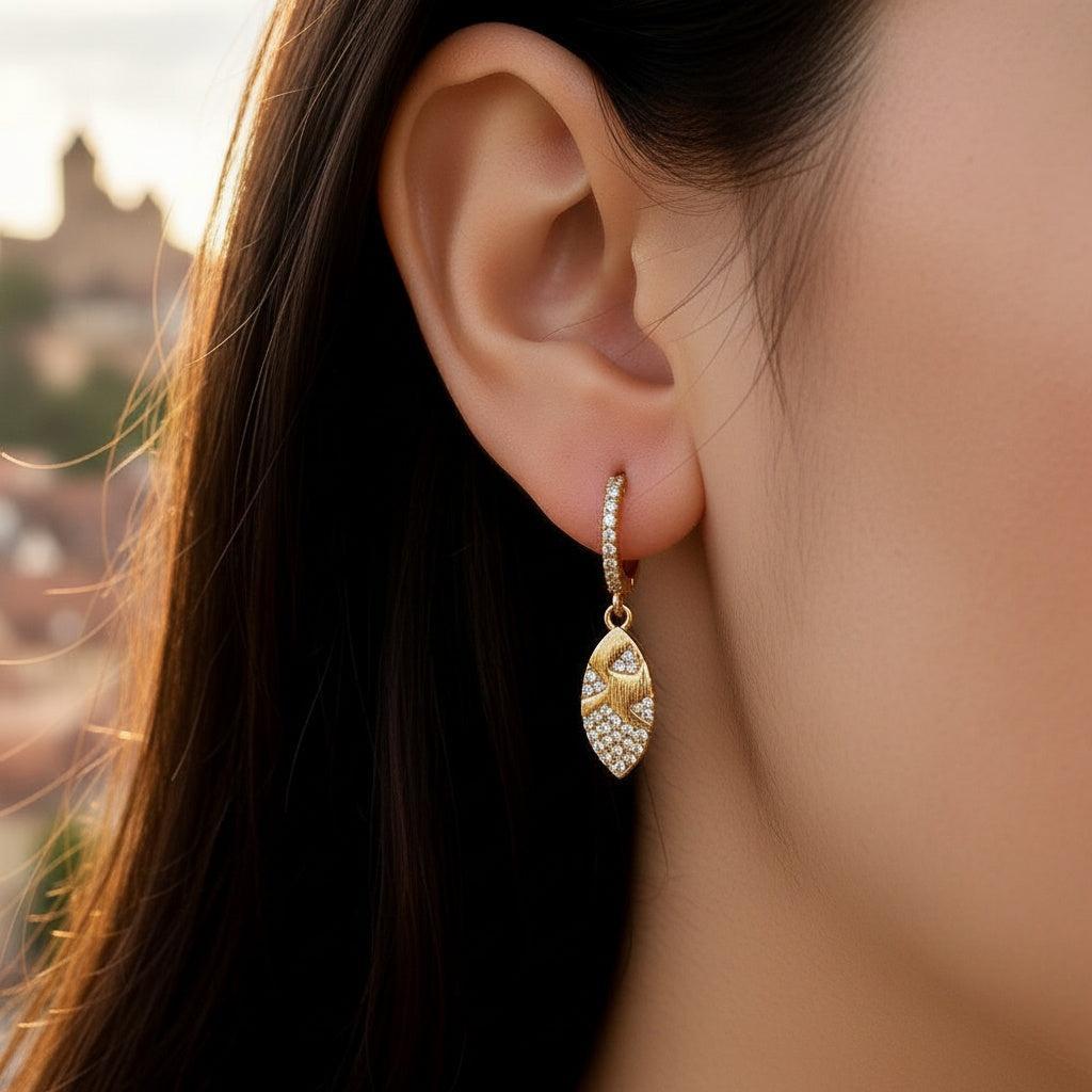 „Irariva“ Sparkling Diamond Drop Vergoldete Ohrringe