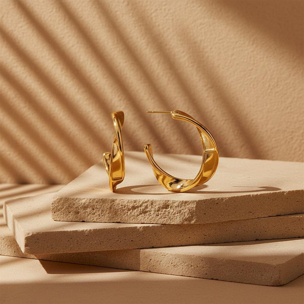 „Liranara“ Classic Twist Half Hoop Ohrringe