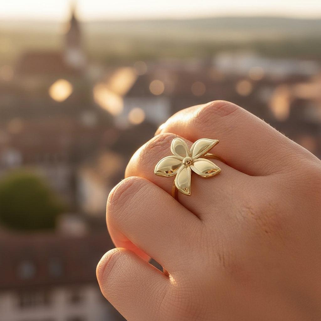 Liraria - Fine Flower Ring