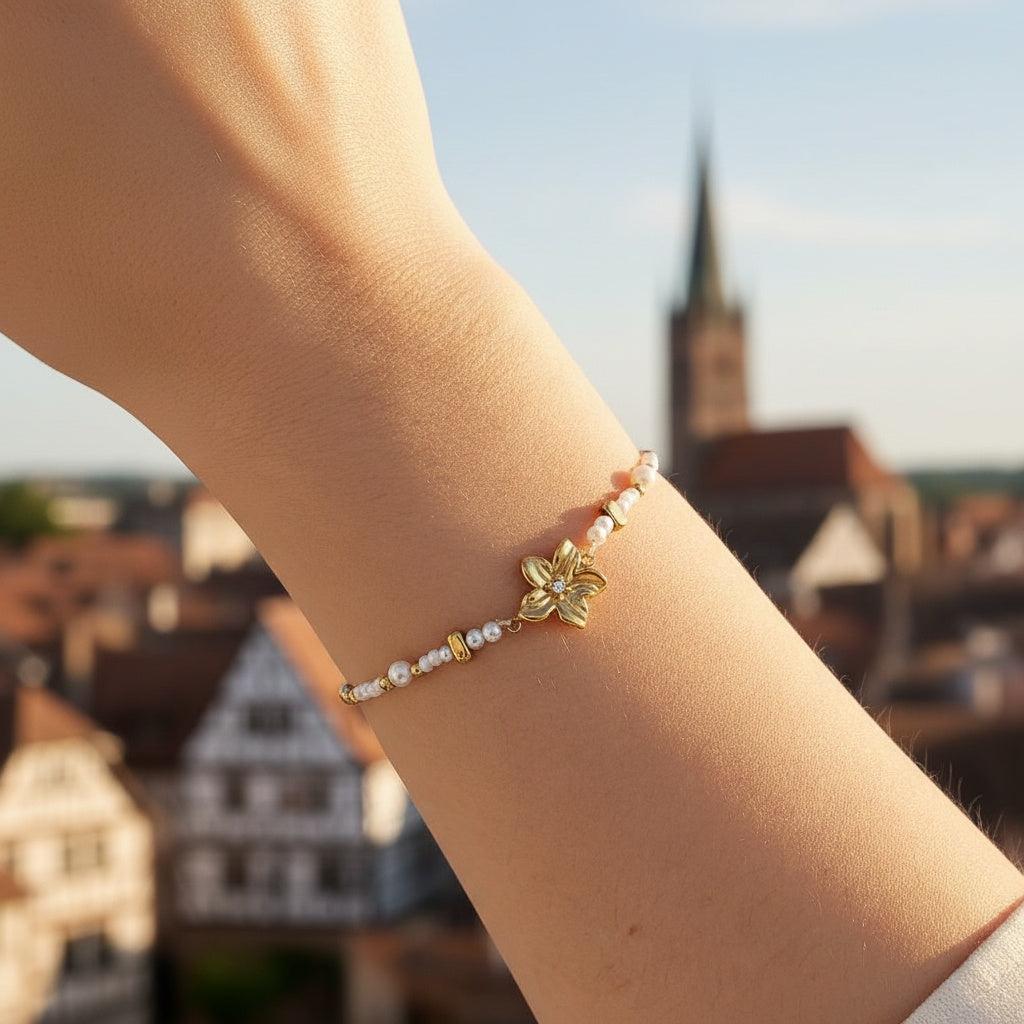„Loranira“ Nice Flower And Pearl