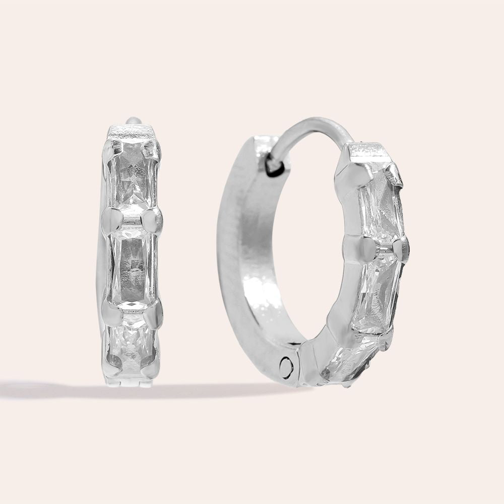 „Loranira“ Small Stubborn Diamond Ohrringe