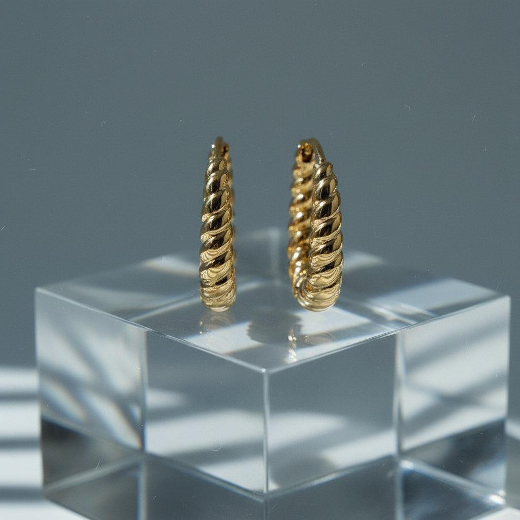 „Lorasara“ Twist Hoop Ohrringe