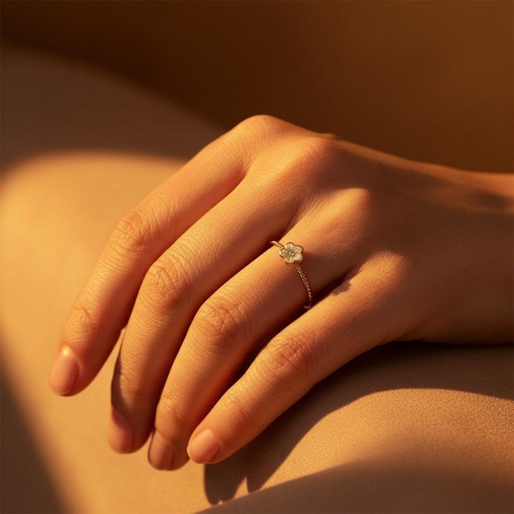 Loravera - Nice Flower Ring