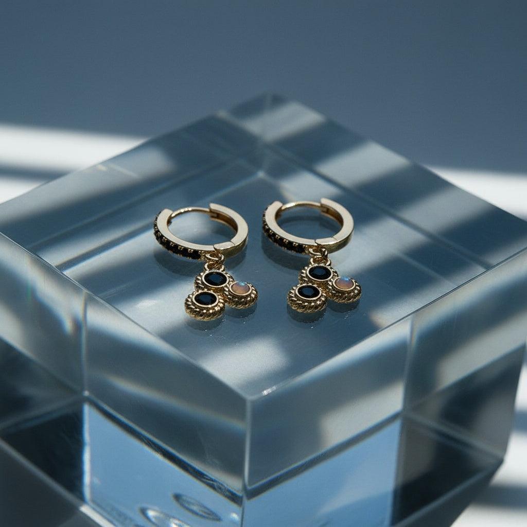 „Lumilinaa“ Three Diamond Dots Vergoldete Ohrringe