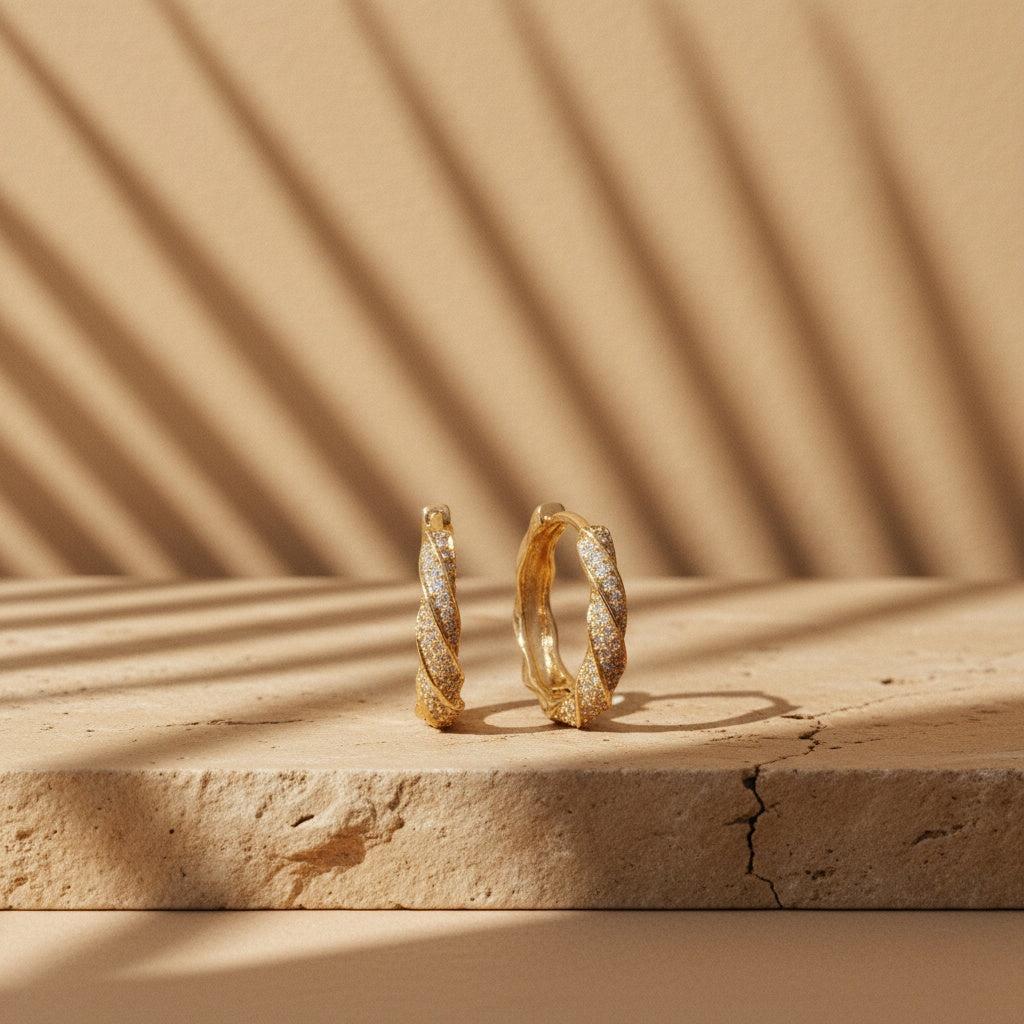 „Luminoraa“ Mini Diamonds In Hoop Ohrringe