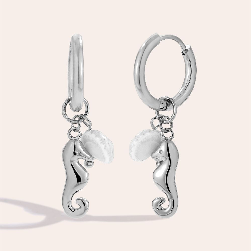„Lumitaraa“ Sea Horse And Snail Ohrringe