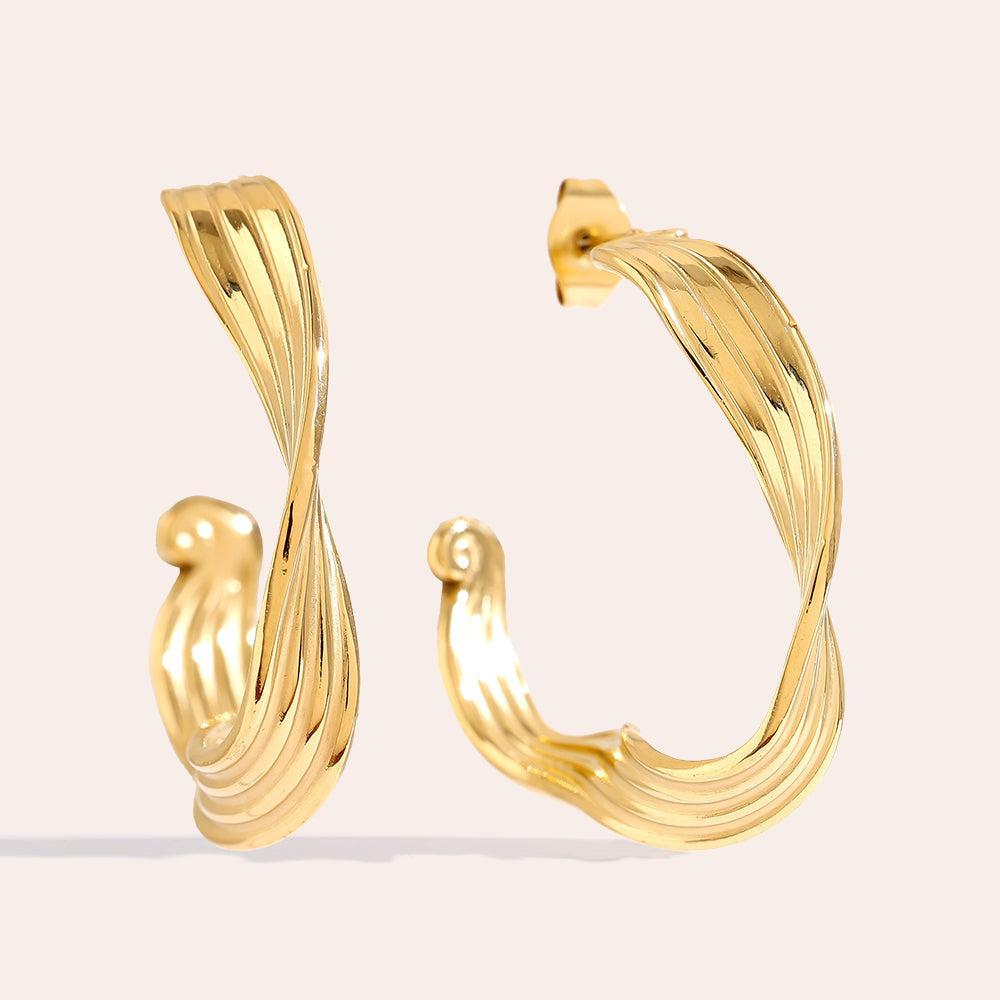 „Lumiviva“ Irregular Hoop Ohrringe-Goldharmonie