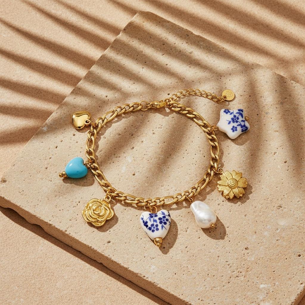 „Lunielle“ – Edelstahl-Arm­kette mit Keramikperlen-Charms, 17 cm + 3 cm