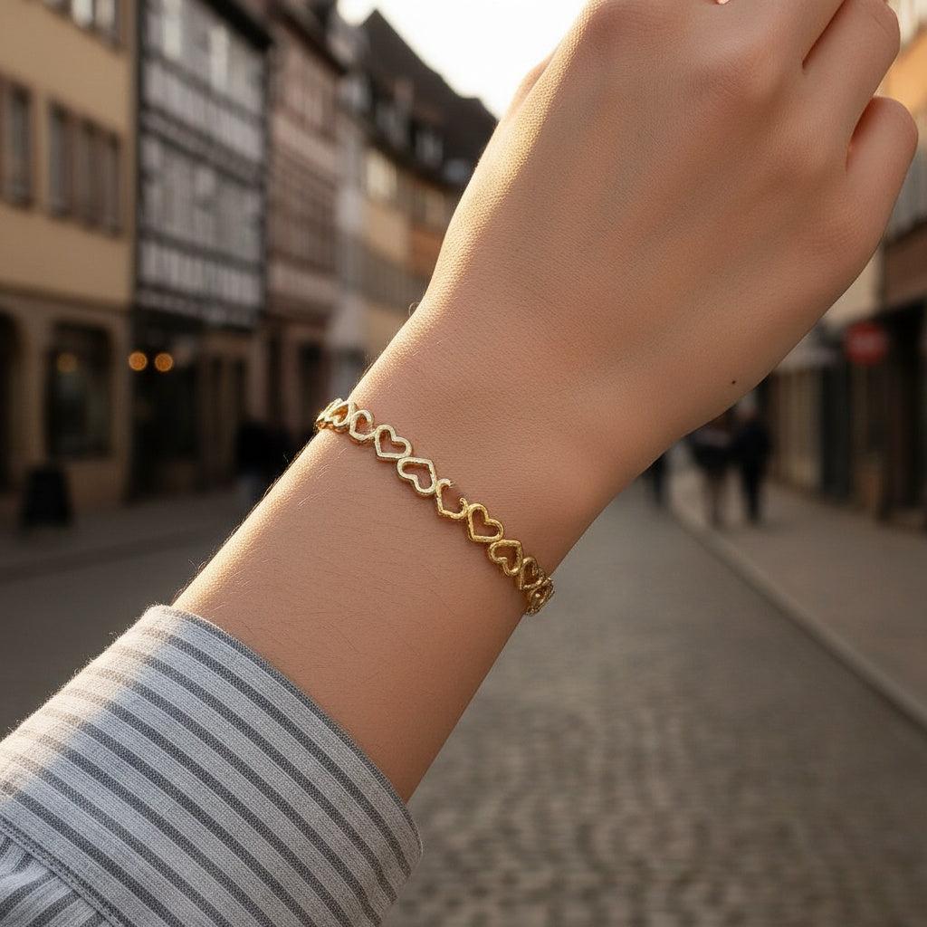 „Miranara“ Adjustable Hearts Armband