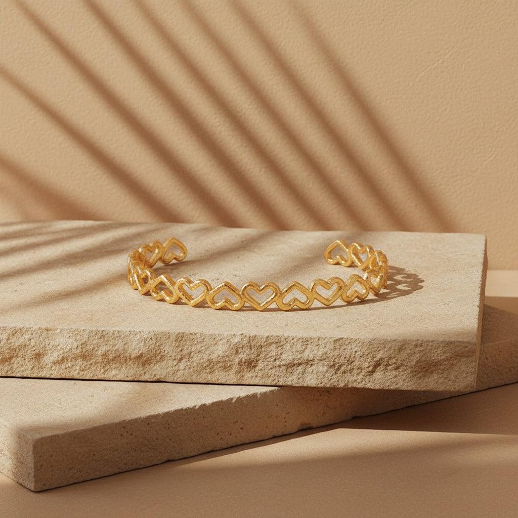 „Miranara“ Adjustable Hearts Armband