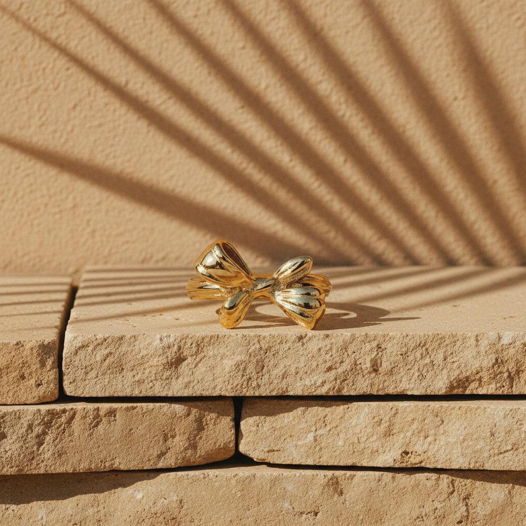 Mirasara - Classic Bowtie Ring