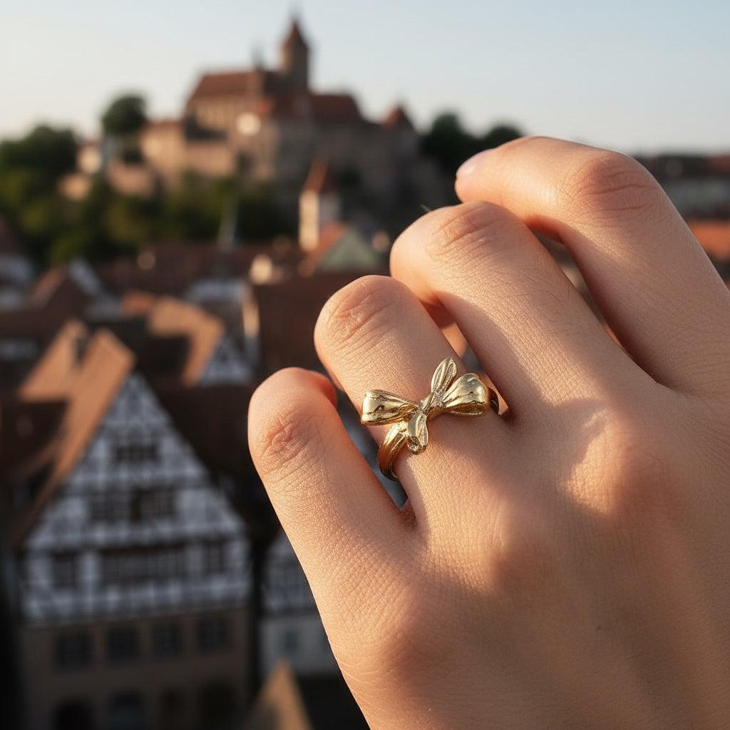 Mirasara - Classic Bowtie Ring