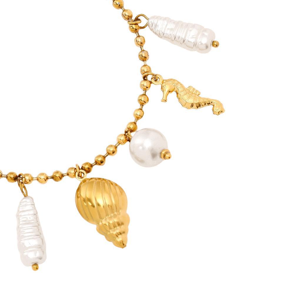 „Mireya“ – Edelstahl-Arm­kette mit Meer-Charms & Kunstperlen, 17 cm + 4 cm