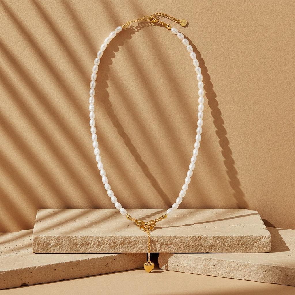 "Norariaine" Bowtie With Heart In Pearl Chain Edelstahl Halskette