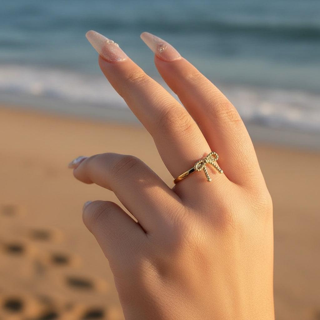 Oliatara - Dots Bowtie Ring