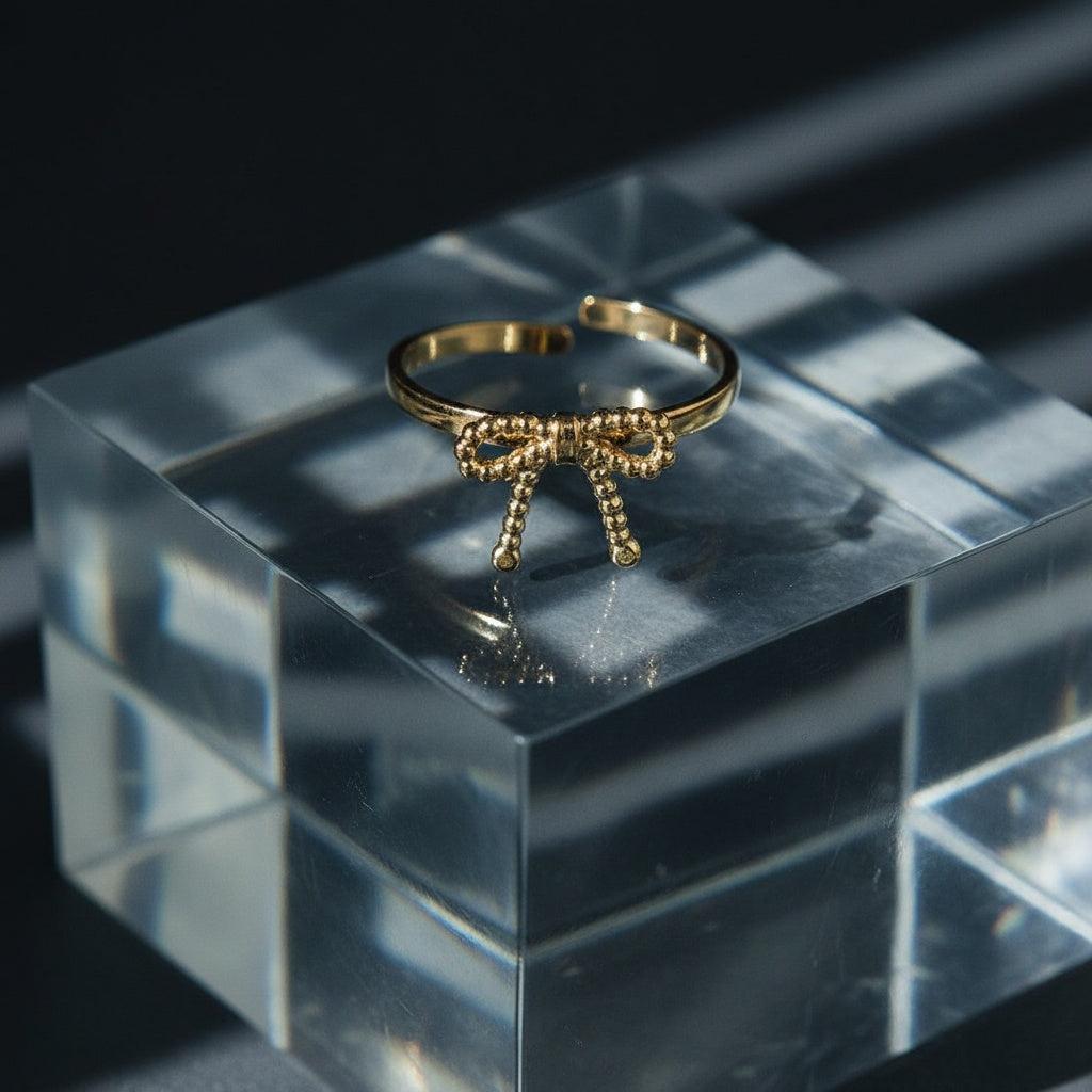 Oliatara - Dots Bowtie Ring