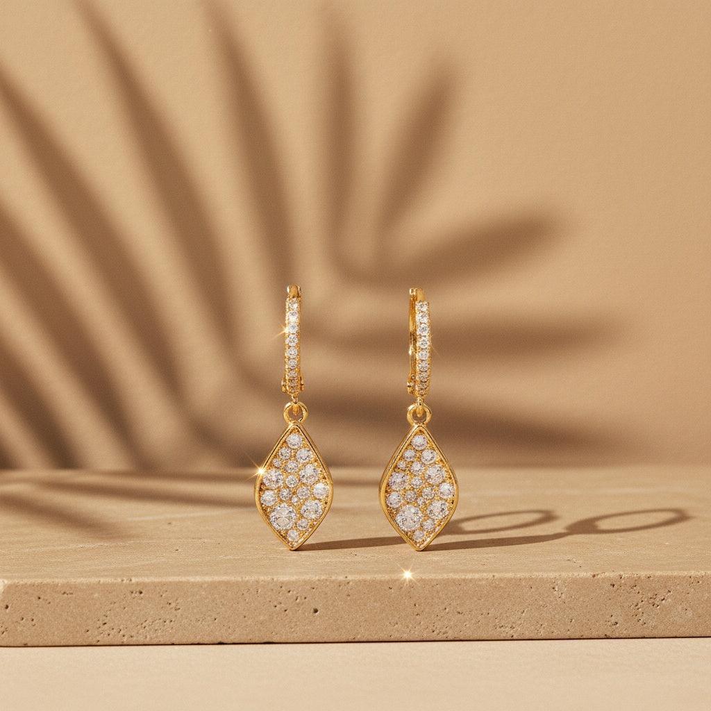 „Savivia“ Sparkling Diamond Drop Vergoldete Ohrringe