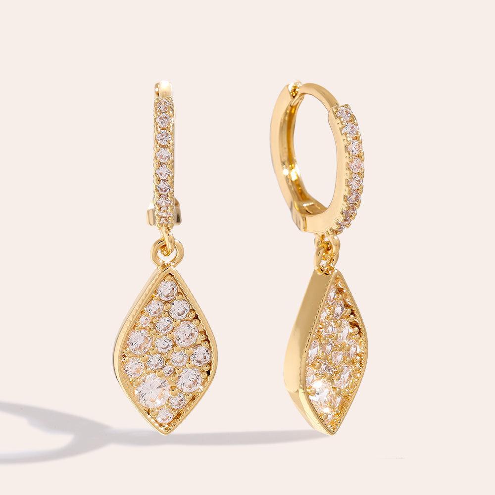 „Savivia“ Sparkling Diamond Drop Vergoldete Ohrringe-Goldharmonie