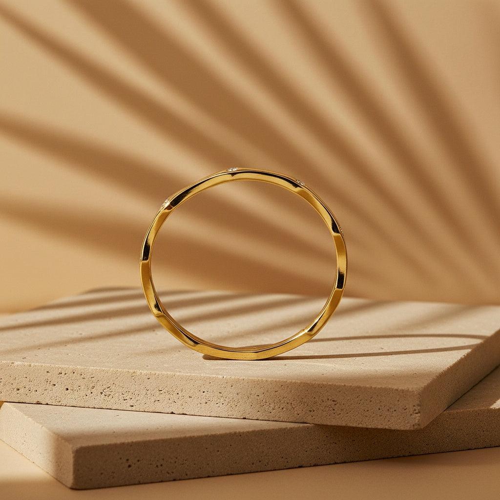 Selina - Goldfarbener Ring mit Similibesatz