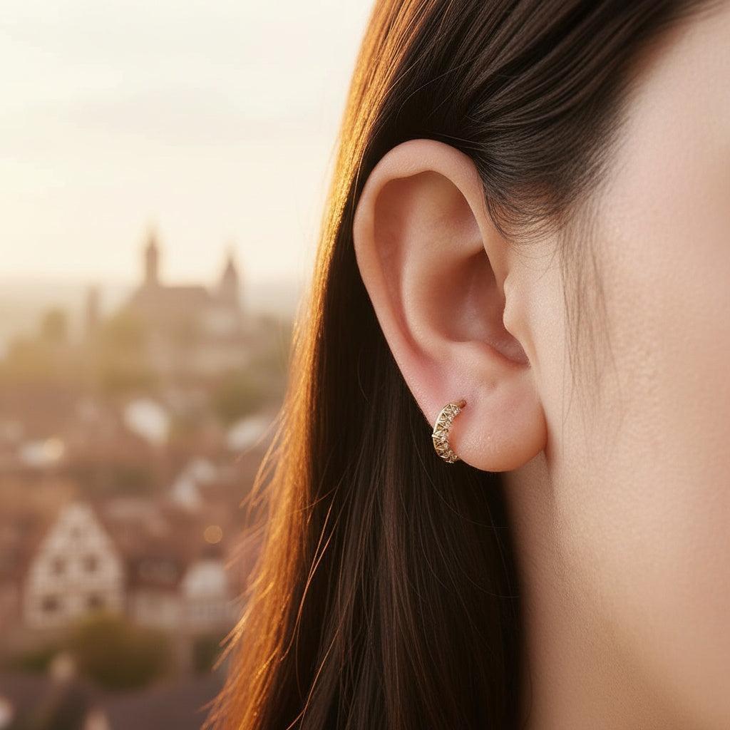 „Seranora“ Half Diamonds Circle Piercing Ohrringe