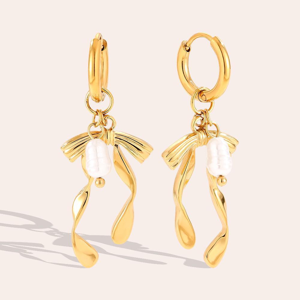 „Seraria“ Bowtie And Pearl Ohrringe-Goldharmonie