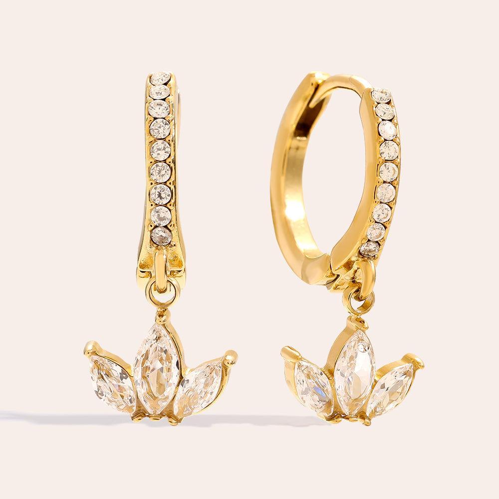 „Solalinaa“ Crown Diamond Leaf Ohrringe-Goldharmonie
